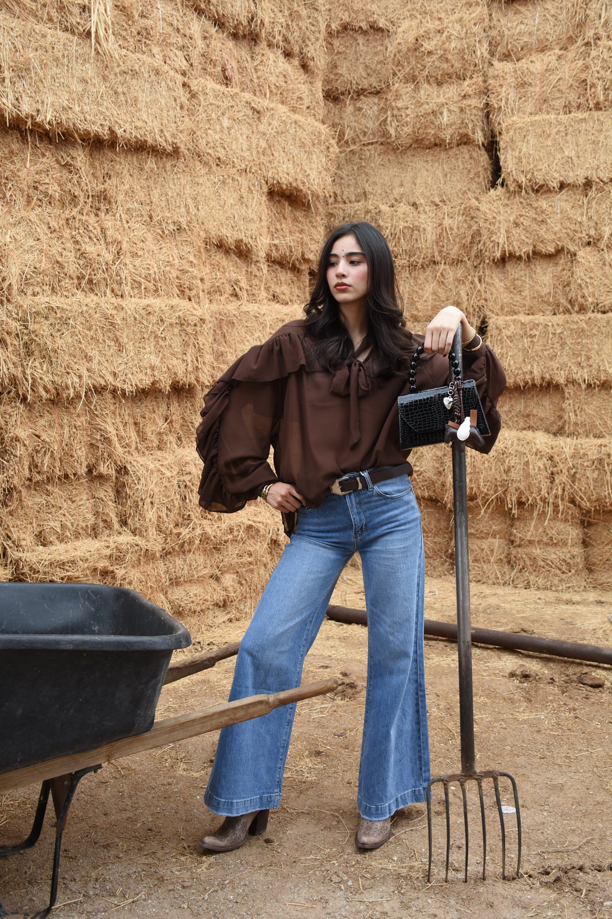 Straight jeans + cinto cafe