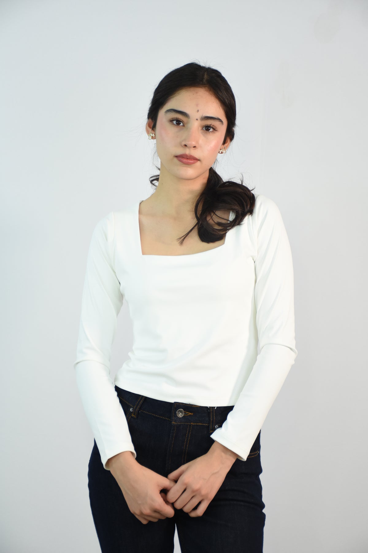 Blusa con cuello cuadrado