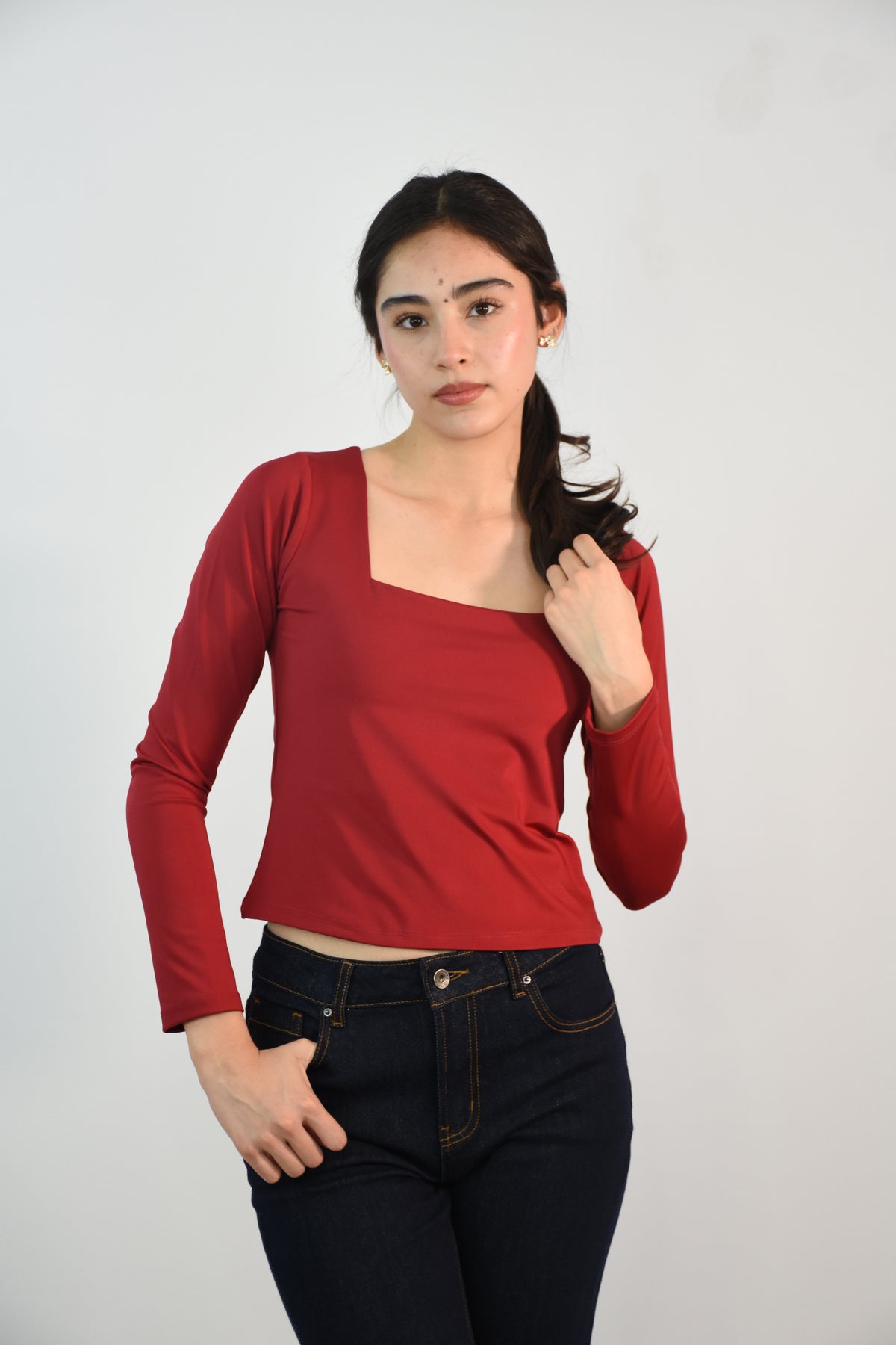 Blusa con cuello cuadrado