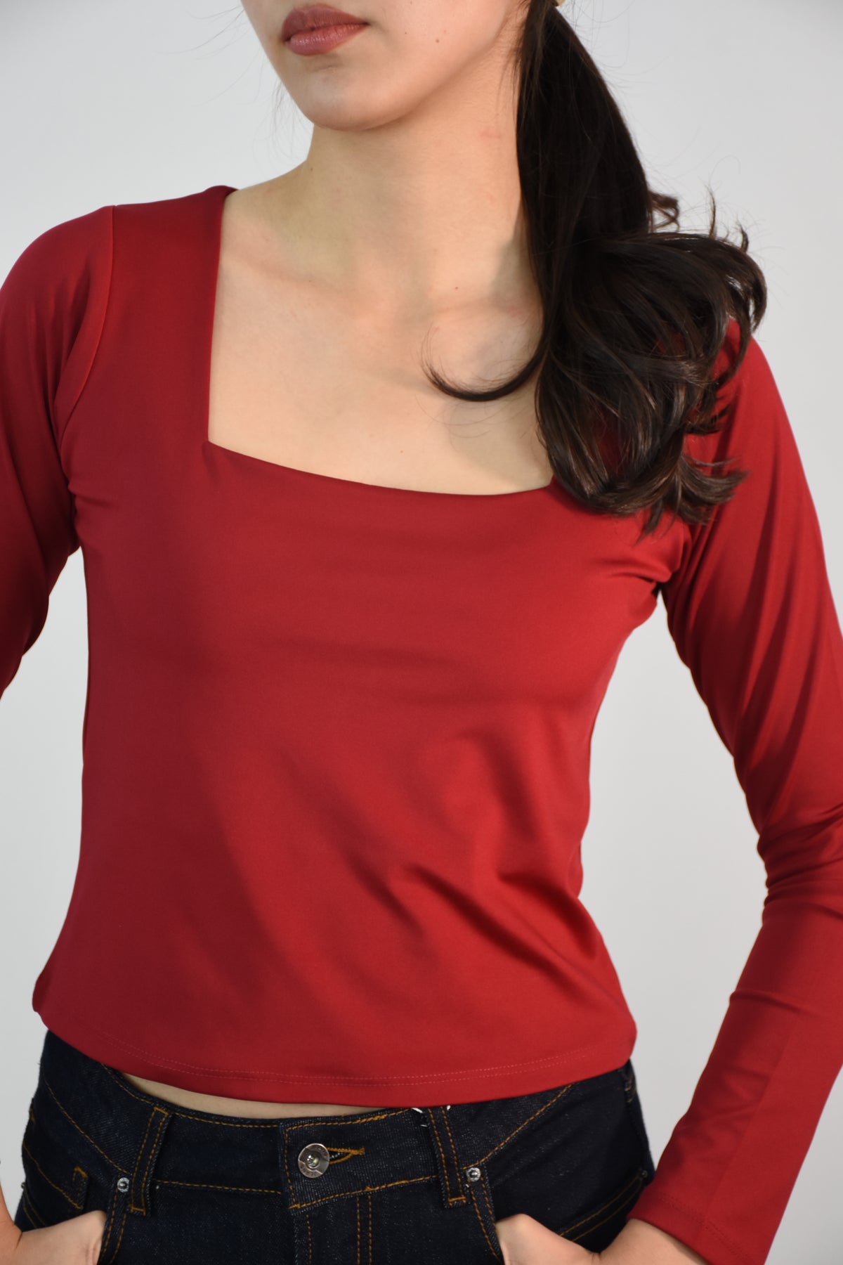 Blusa con cuello cuadrado