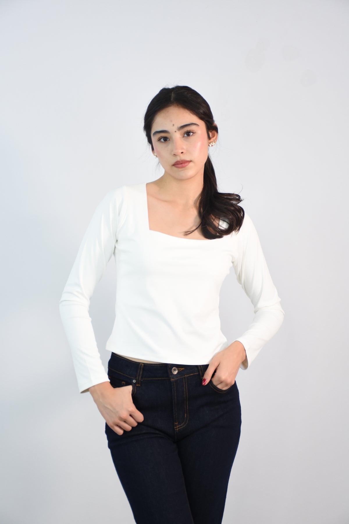 Blusa con cuello cuadrado